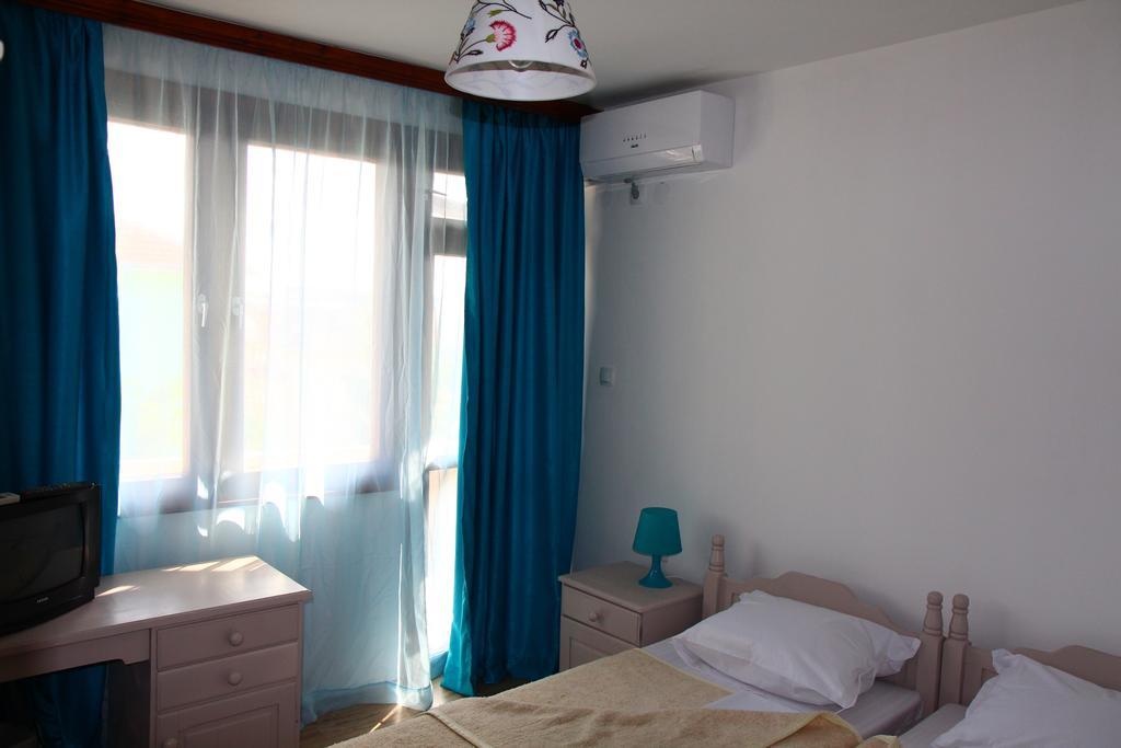 Villa Elmar Kiten  Room photo